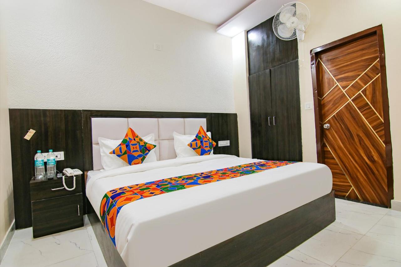 Fabhotel Palm Plaza Zirakpur Bagian luar foto
