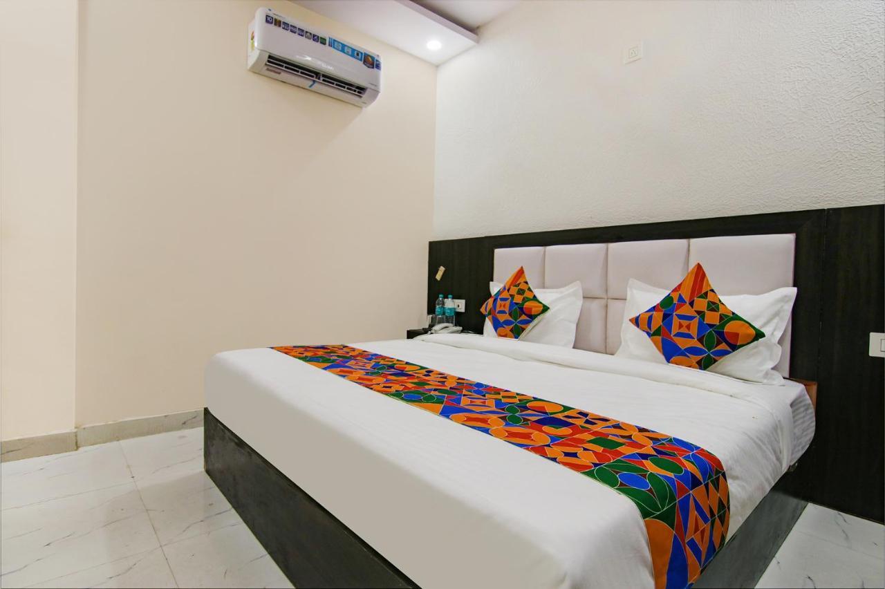 Fabhotel Palm Plaza Zirakpur Bagian luar foto
