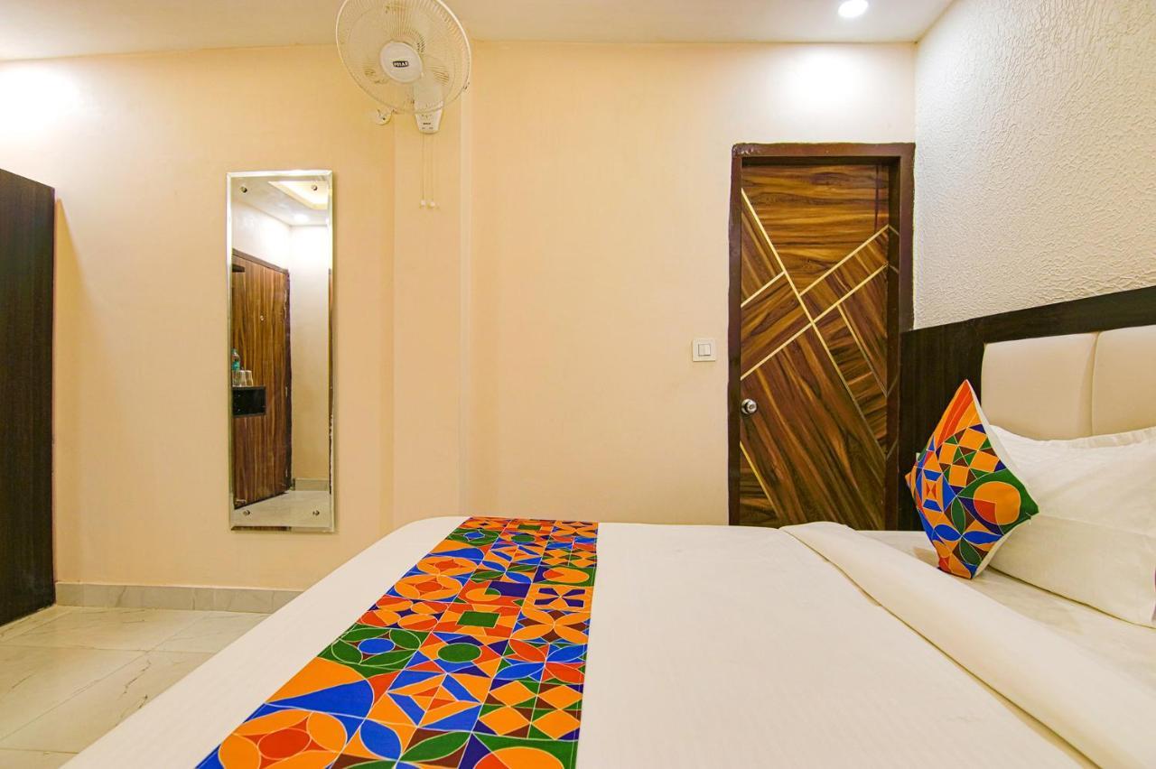 Fabhotel Palm Plaza Zirakpur Bagian luar foto