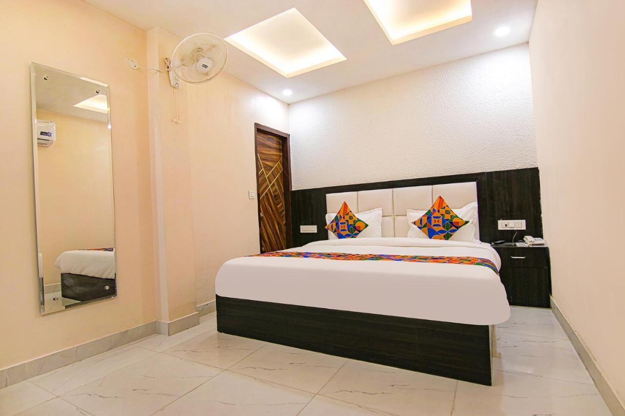 Fabhotel Palm Plaza Zirakpur Bagian luar foto