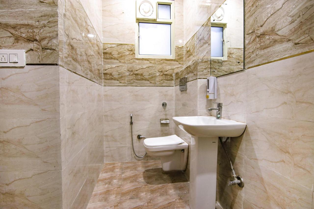 Fabhotel Palm Plaza Zirakpur Bagian luar foto